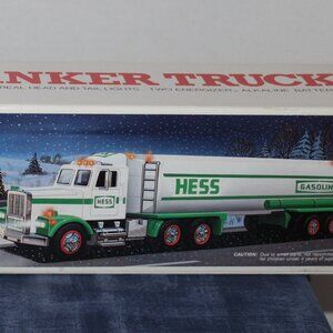 Hess Truck 1990 New, Damaged Box
